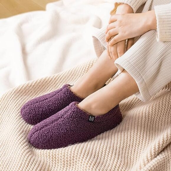 ROCKDOVE Women's Fuzzy Fleece Closed Back Indoor Slipper Size 5-6 in Purple - Picture 2 of 5